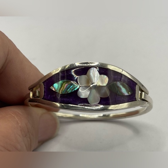 Vintage Signed Alpaca Mexico Silver Inlaid Flower Bangle Bracelet Child - Picture 1 of 9